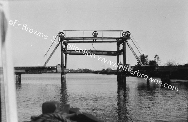 MAROOCHY RIVER : DRAWBRIDGE